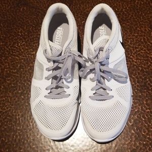 Used Once White Nike Sneaker Fitsole Womens US 7